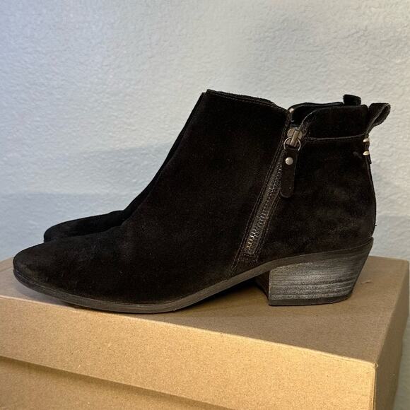 Vince Camuto Black Suede Leather Booties with Zipper Details - Size 10M - Boots - Picture 3 of 9